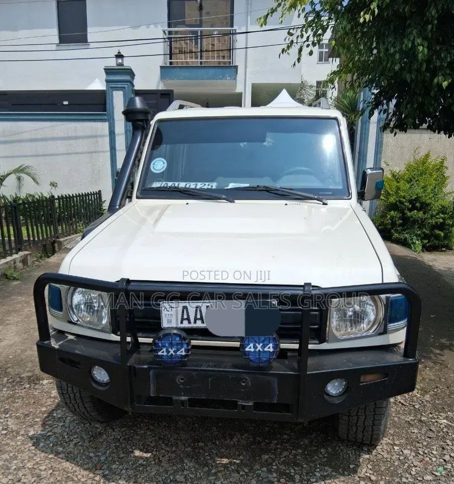Toyota Land Cruiser 2018 White