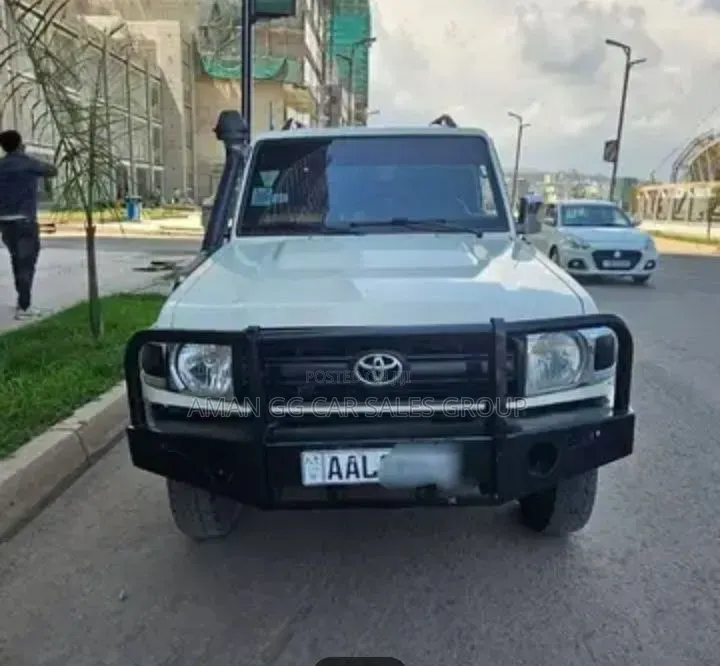 Toyota Land Cruiser 2018 White