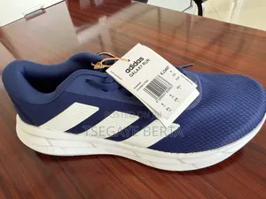 🔥 👟Brand New Original Adidas Shoes