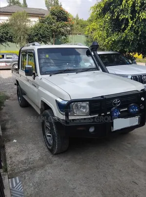 Toyota Land Cruiser 2018 White
