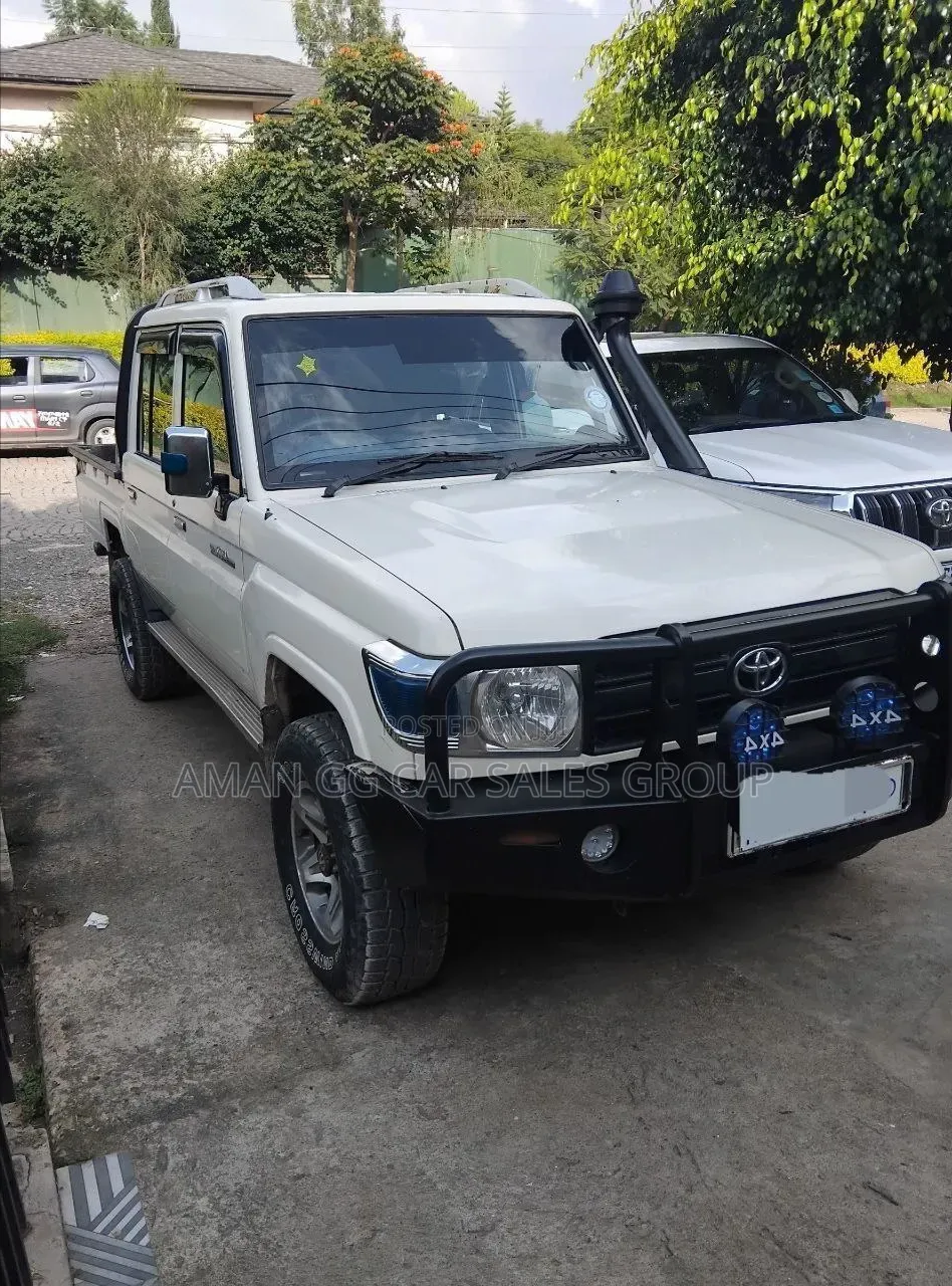 Toyota Land Cruiser 2018 White