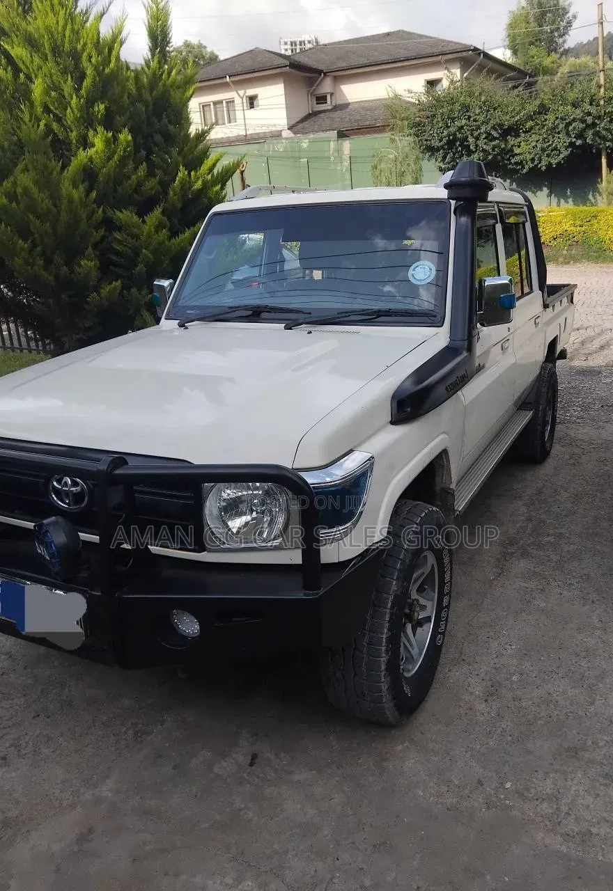 Toyota Land Cruiser 2018 White