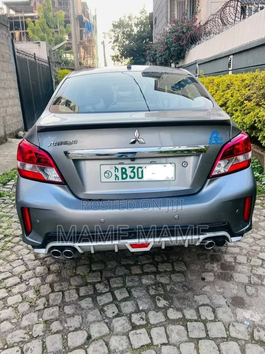 Mitsubishi Attrage 2022 Gray