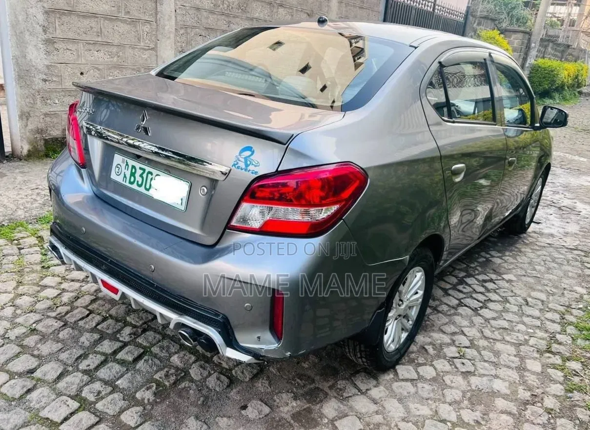 Mitsubishi Attrage 2022 Gray