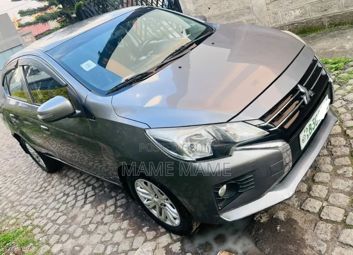 Mitsubishi Attrage 2022 Gray