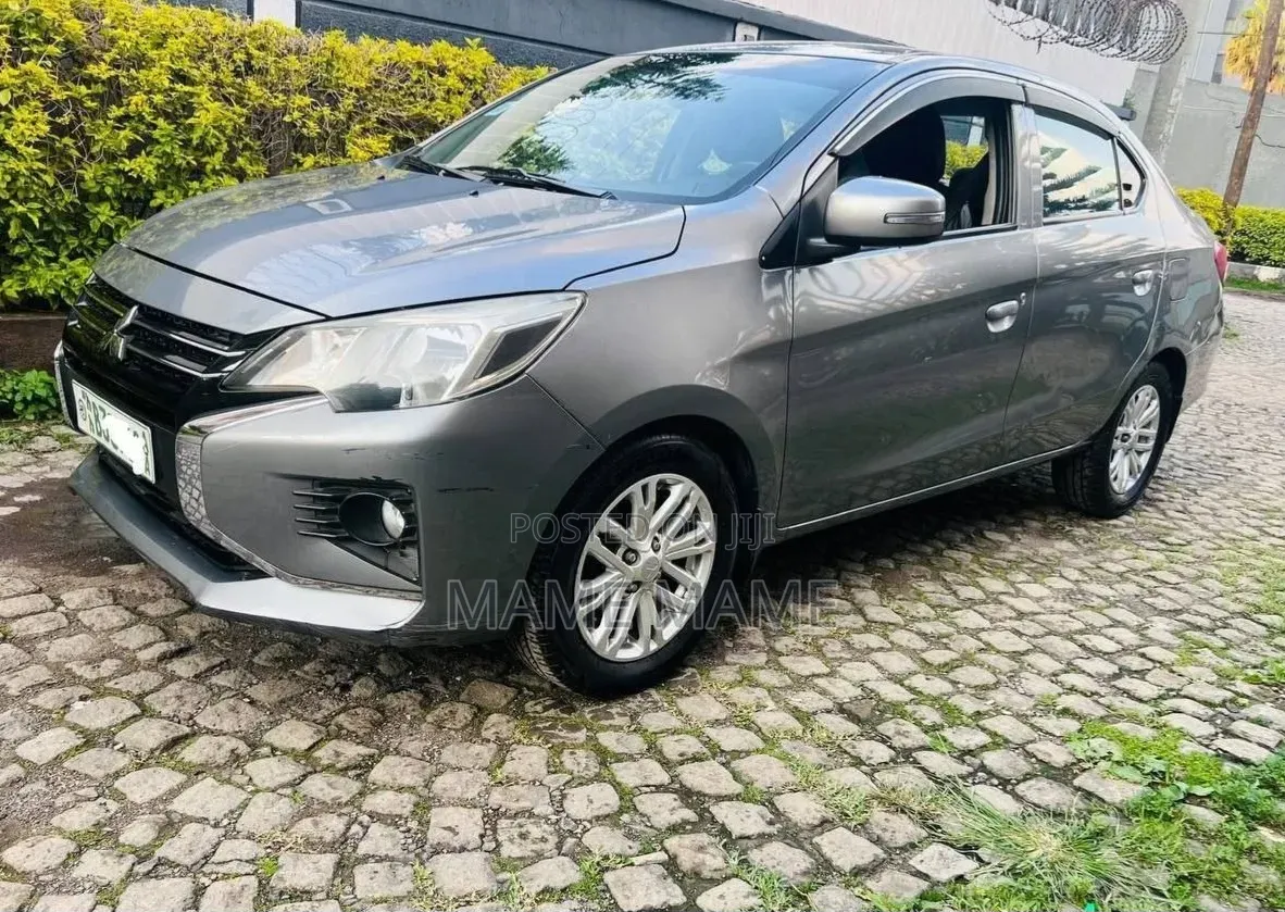 Mitsubishi Attrage 2022 Gray