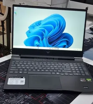 New Laptop HP Victus 16 16GB AMD Ryzen 7 SSD 512GB