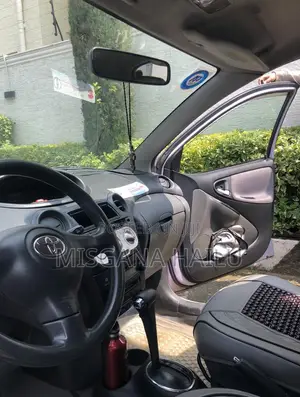 Toyota Vitz 2004 Pink