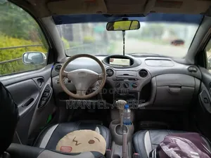 Toyota Platz 2003 Silver