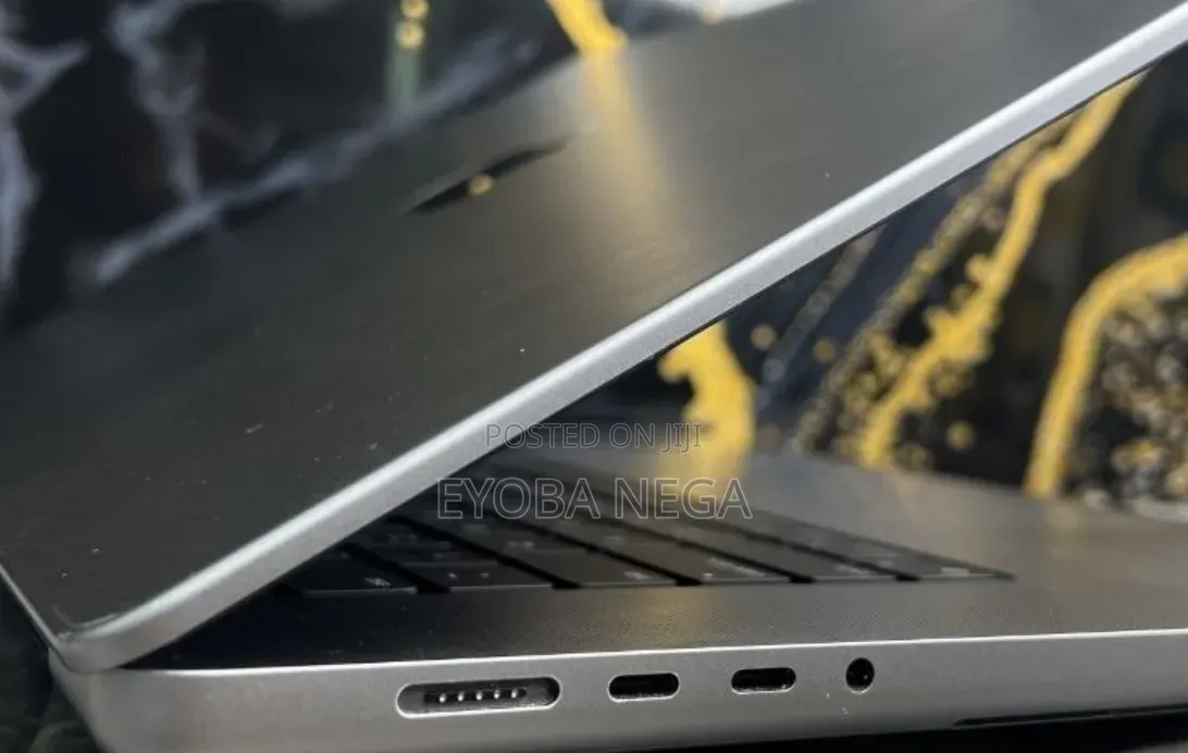 New Laptop Apple MacBook Pro 2021 M1 16GB Apple M1 Pro SSD 512GB