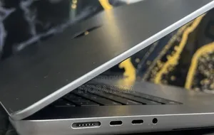 New Laptop Apple MacBook Pro 2021 M1 16GB Apple M1 Pro SSD 512GB