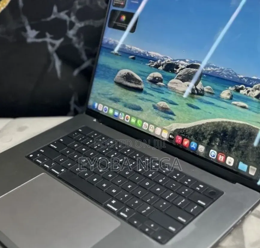 New Laptop Apple MacBook Pro 2021 M1 16GB Apple M1 Pro SSD 512GB