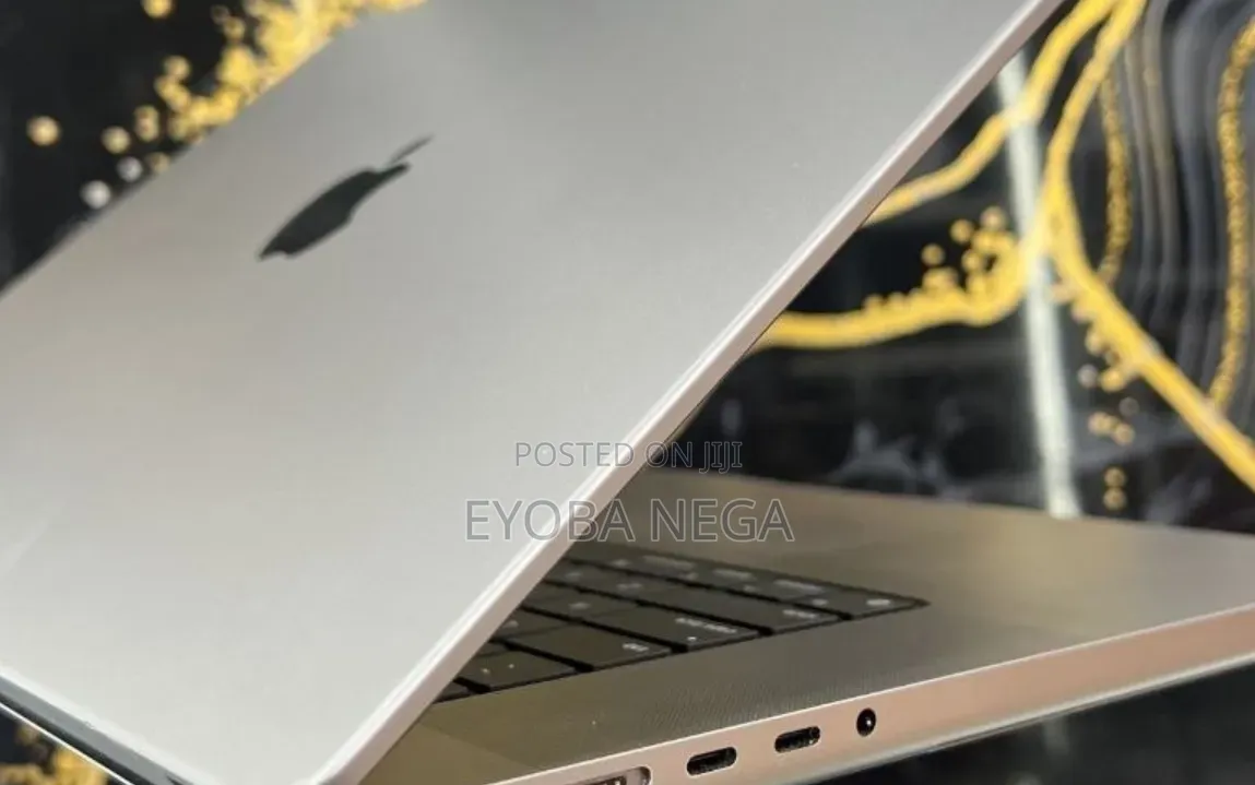 New Laptop Apple MacBook Pro 2021 M1 32GB Apple M1 Pro SSD 512GB