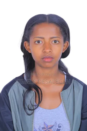 Graphic Designer /Architecture Graduate