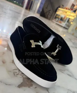 Hermes
Master Quality Made in Italy Black Color Flat Shoes