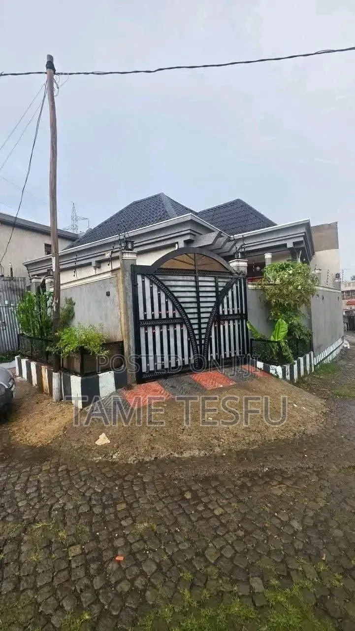 Furnished 3bdrm Villa in ፍጋ, Bole for sale