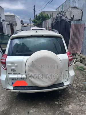 Toyota RAV4 2011 White