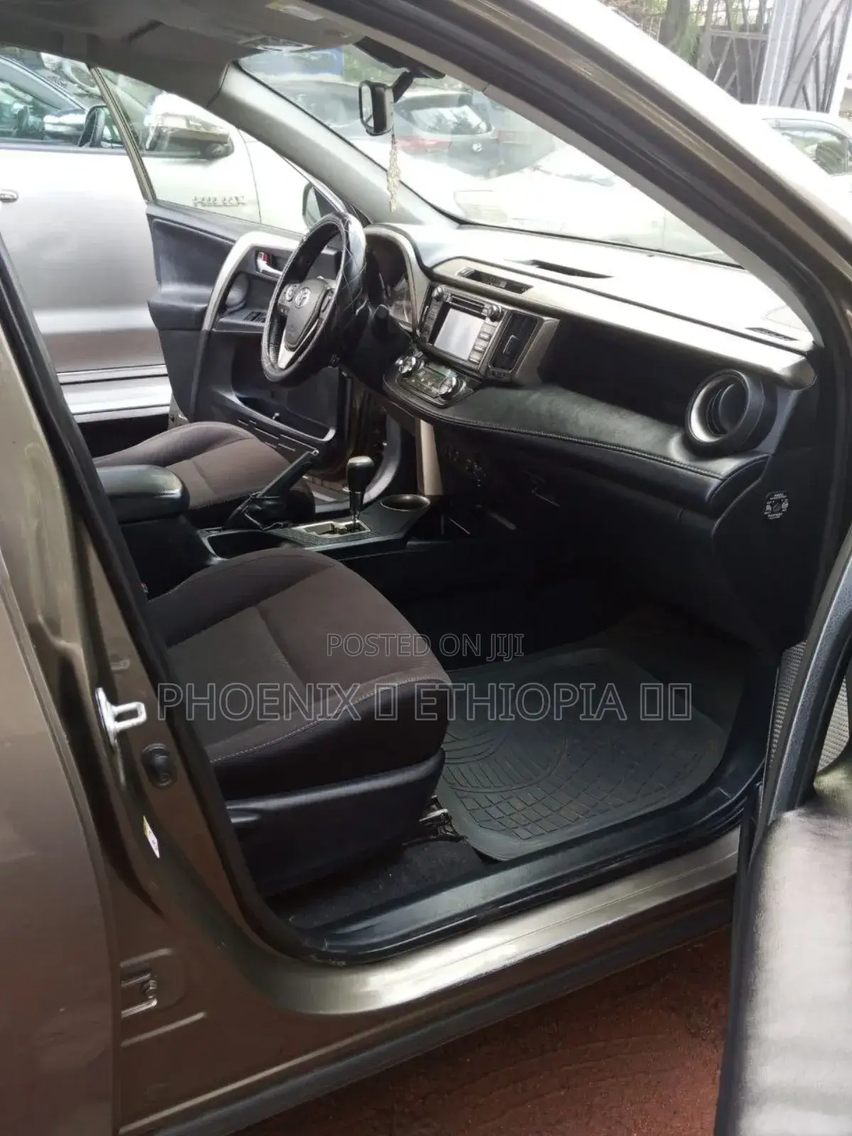 Toyota RAV4 2011 White