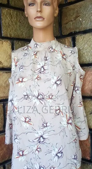 Used Like New Shirt.
Size S,m