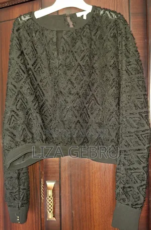 Used Like New Shirt. Size S,m