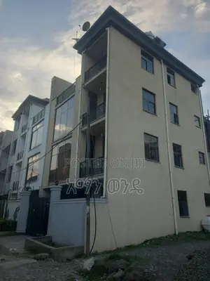 6bdrm House in Aman, Akaky Kaliti for sale