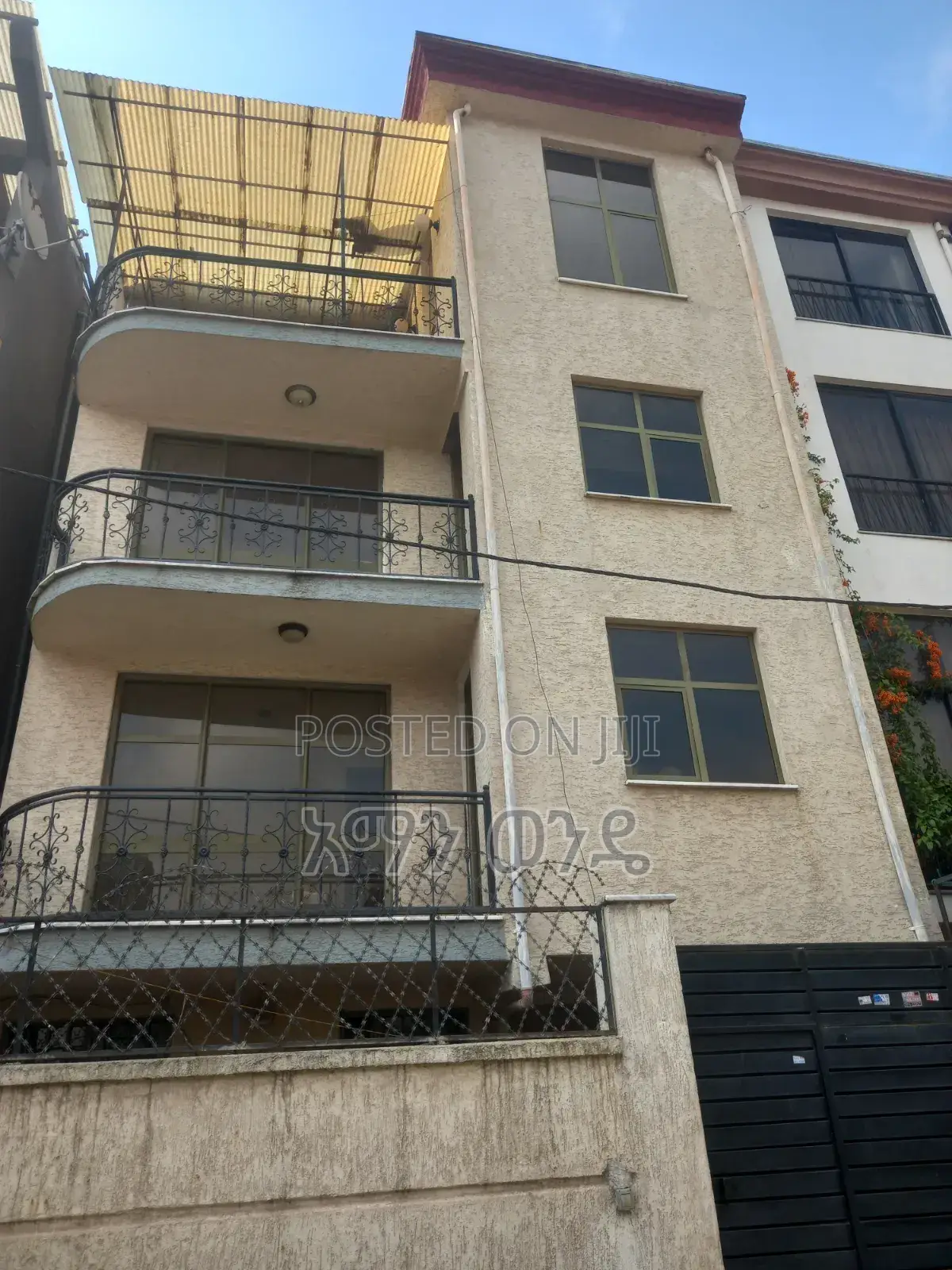 6bdrm House in Aman, Akaky Kaliti for sale