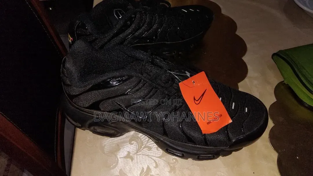 Nike10 Shoe
