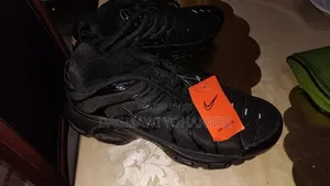 Nike10 Shoe