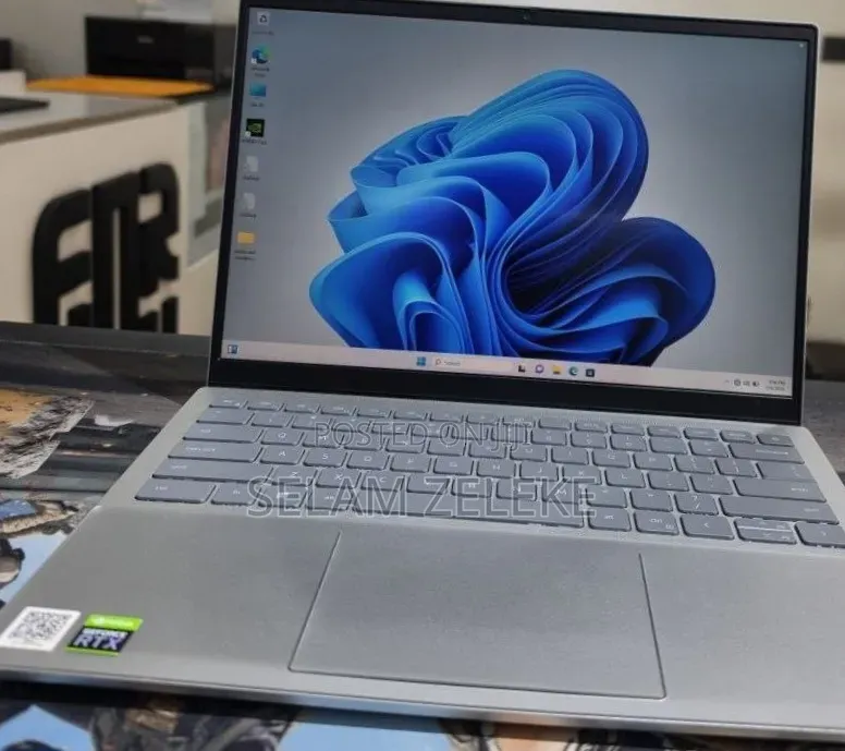 New Laptop Dell 16GB Intel Core i7 SSD 512GB