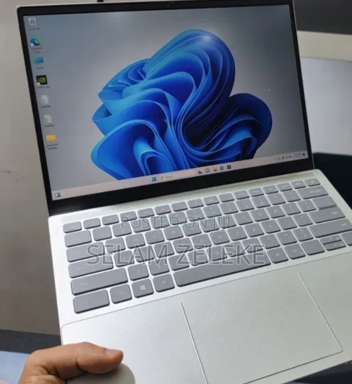 New Laptop Dell 16GB Intel Core i7 SSD 512GB