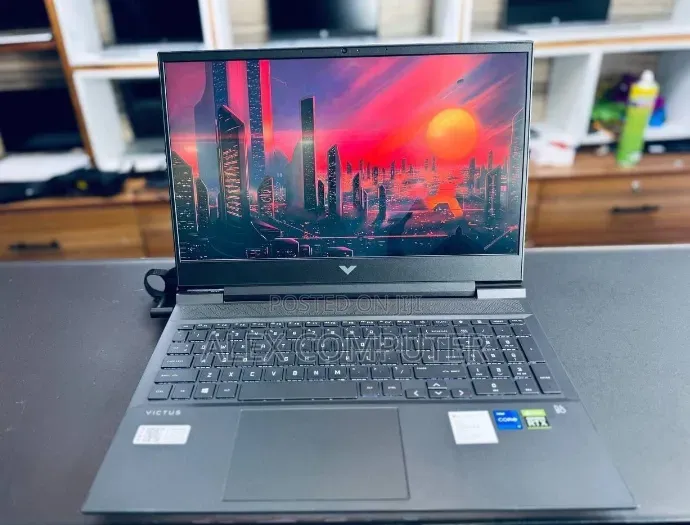 New Laptop HP Victus 16 16GB Intel Core i7 SSD 512GB
