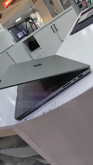 New Laptop Apple MacBook Pro 2021 M1 Max 64GB Apple M1 Max SSD 1T