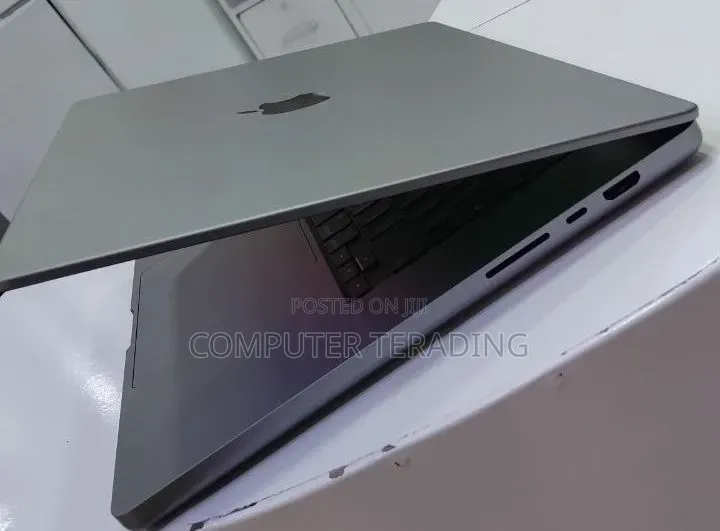 New Laptop Apple MacBook Pro 2021 M1 64GB Apple M1 Max SSD 512GB