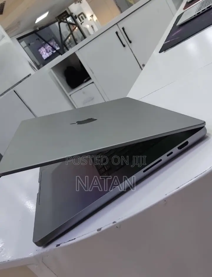 New Laptop Apple MacBook Pro 2021 M1 Max 64GB Apple M1 Max SSD 1T