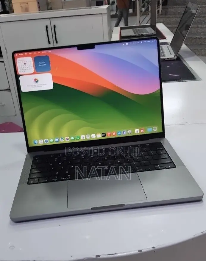 New Laptop Apple MacBook Pro 2021 M1 32GB Apple M1 Pro SSD 512GB