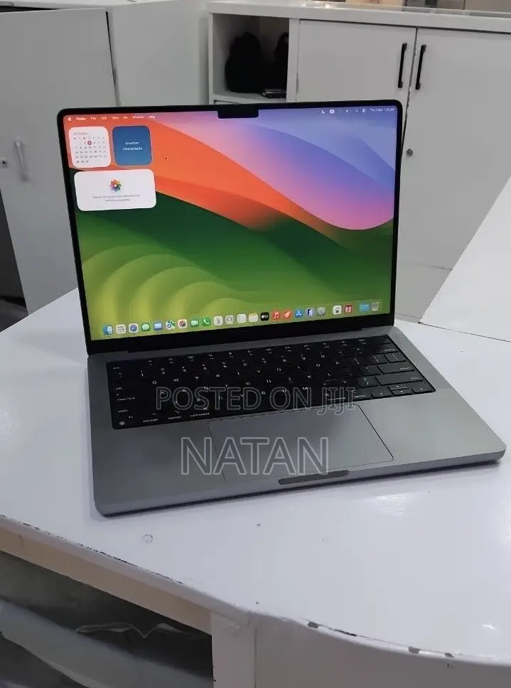 New Laptop Apple MacBook Pro 2021 M1 32GB Apple M1 Pro SSD 512GB