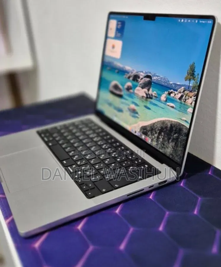 New Laptop Apple MacBook Pro 2024 M4 16GB Apple M4 Pro SSD 512GB