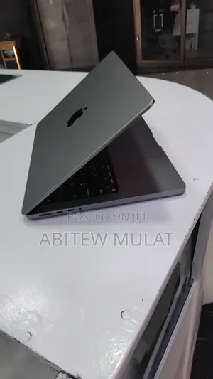 New Laptop Apple MacBook Pro 2021 M1 32GB Apple M1 Pro SSD 512GB