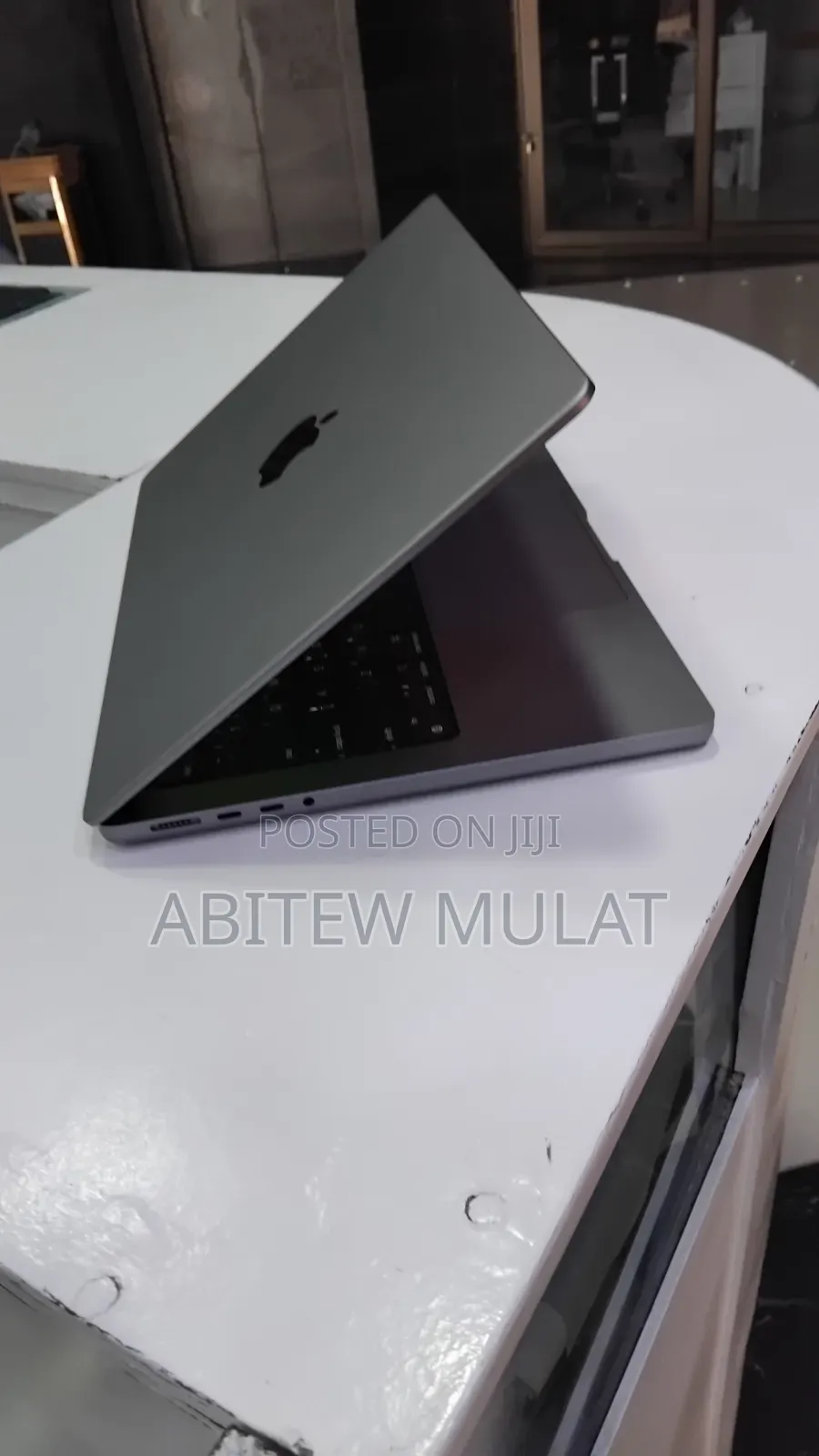 New Laptop Apple MacBook Pro 2021 M1 32GB Apple M1 Pro SSD 512GB