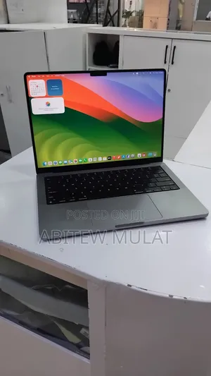 New Laptop Apple MacBook Pro 2021 M1 32GB Apple M1 Pro SSD 512GB
