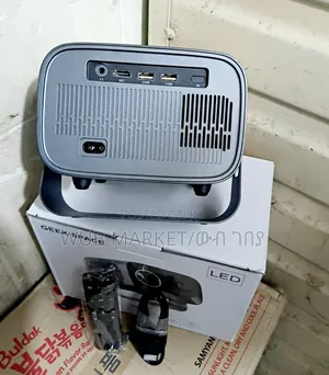 🔥🎬 Geek Space Smart Projector 🔥🎬 4k ስማርት ፕሮጀክተር ከሪሲቨር ጋር የሚገናኝ