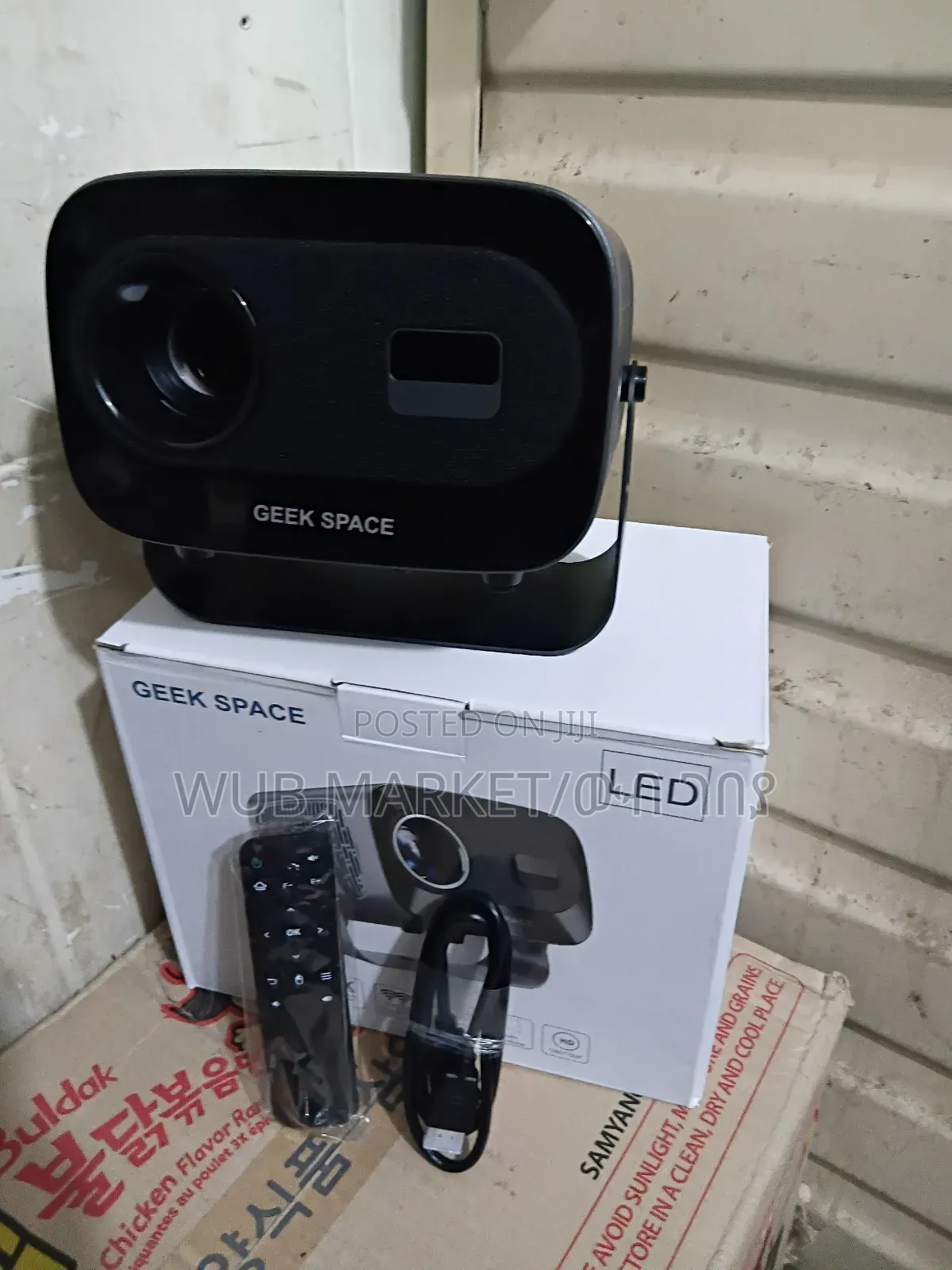 🔥🎬 Geek Space Smart Projector 🔥🎬 4k ስማርት ፕሮጀክተር ከሪሲቨር ጋር የሚገናኝ