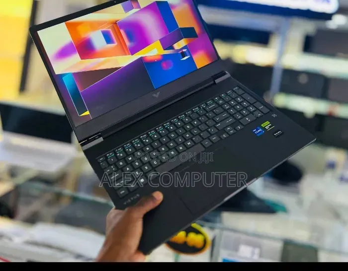 New Laptop HP Victus 16 16GB Intel Core i7 SSD 1T