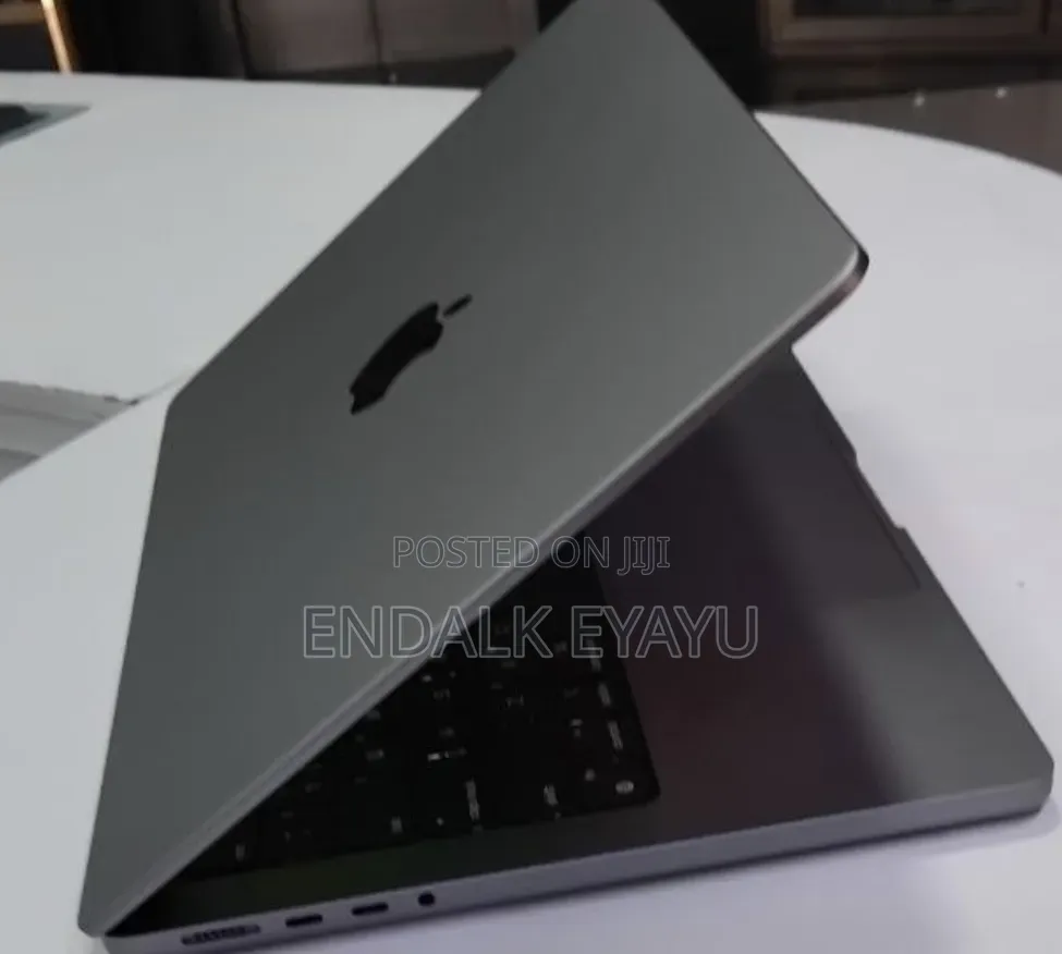New Laptop Apple MacBook Pro 2021 M1 32GB Apple M1 Pro SSD 512GB
