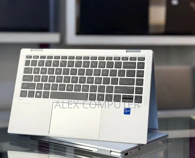 New Laptop HP EliteBook 1040 G8 16GB Intel Core i7 SSD 512GB