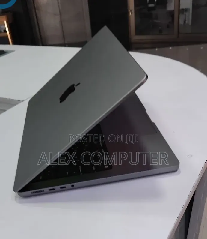 New Laptop Apple MacBook Pro 2021 M1 32GB Apple M1 Pro SSD 512GB