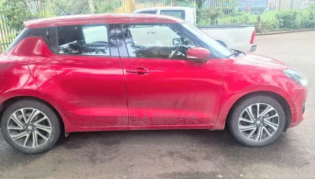 Suzuki Swift 2022 Red