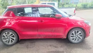 Suzuki Swift 2022 Red
