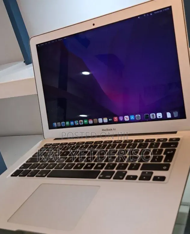 New Laptop Apple MacBook Air 2017 8GB Intel Core i5 SSD 128GB