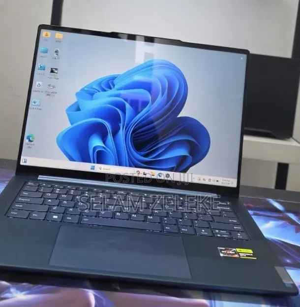 New Laptop Lenovo 16GB AMD Ryzen 7 SSD 512GB